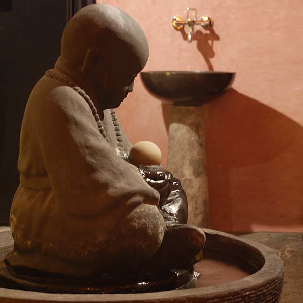 Brunnen Buddha Sitzend