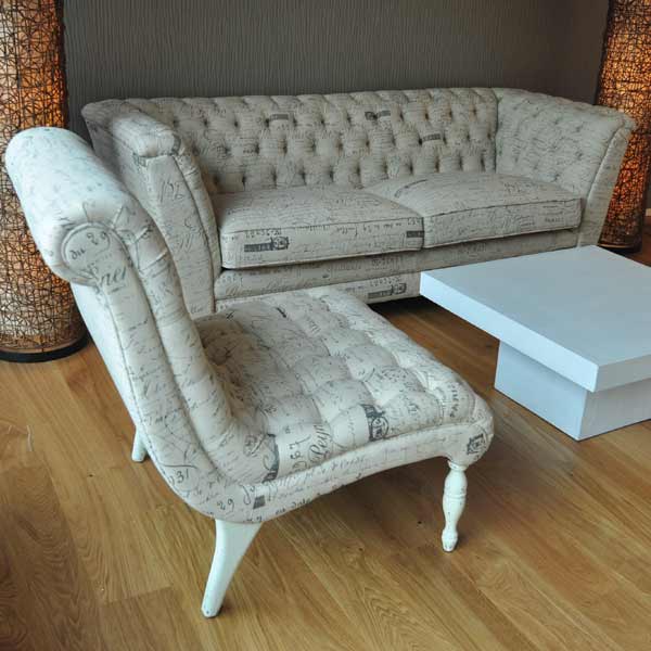 Sofa mit Linenbezug